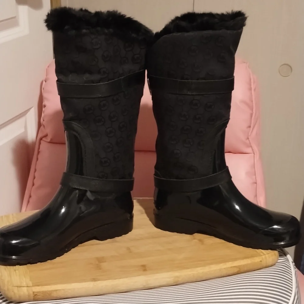 Michael Kors Size 7M NWOT Winter/Rain Boot - Picture 5 of 10